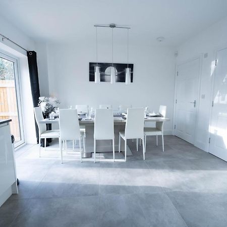 Entire Modern Home With Private Parking For 6/8 Persons Ворксоп Екстер'єр фото