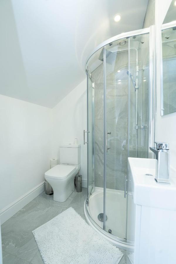 Entire Modern Home With Private Parking For 6/8 Persons Ворксоп Екстер'єр фото