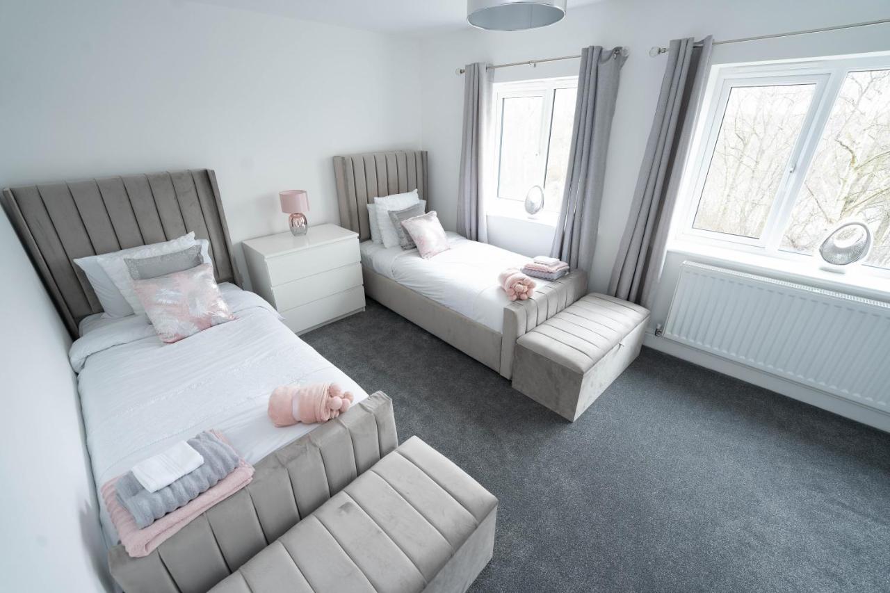Entire Modern Home With Private Parking For 6/8 Persons Ворксоп Екстер'єр фото