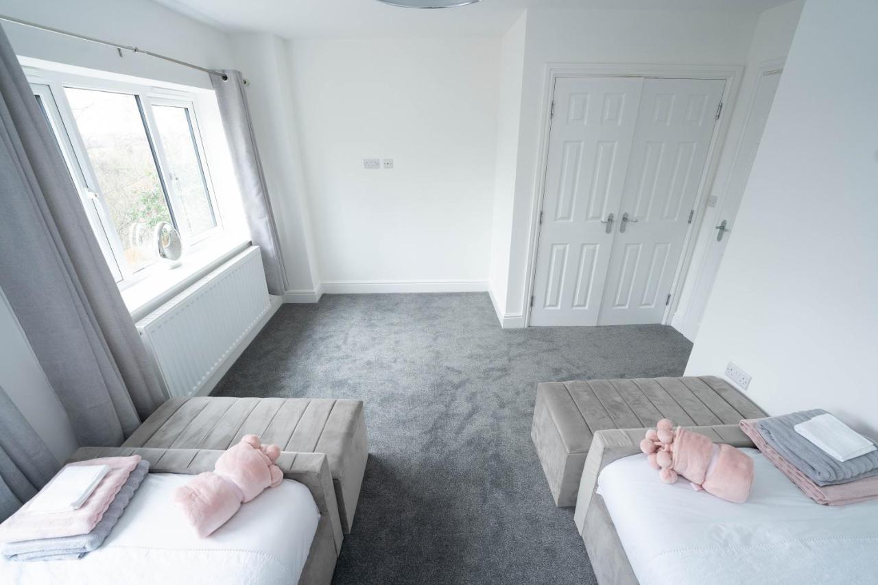 Entire Modern Home With Private Parking For 6/8 Persons Ворксоп Екстер'єр фото